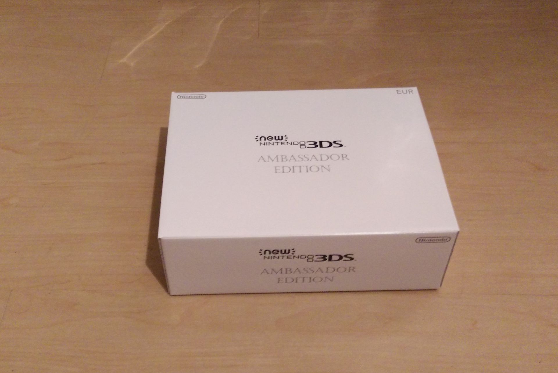 New_3DS_Ambassador_Edition_01.jpg