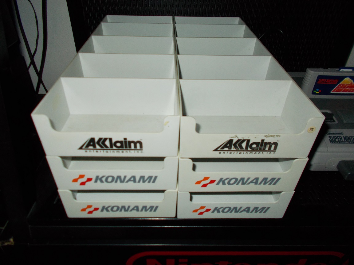 dann noch passende Schuber für meine Vitrinen von Akklaim und Konami